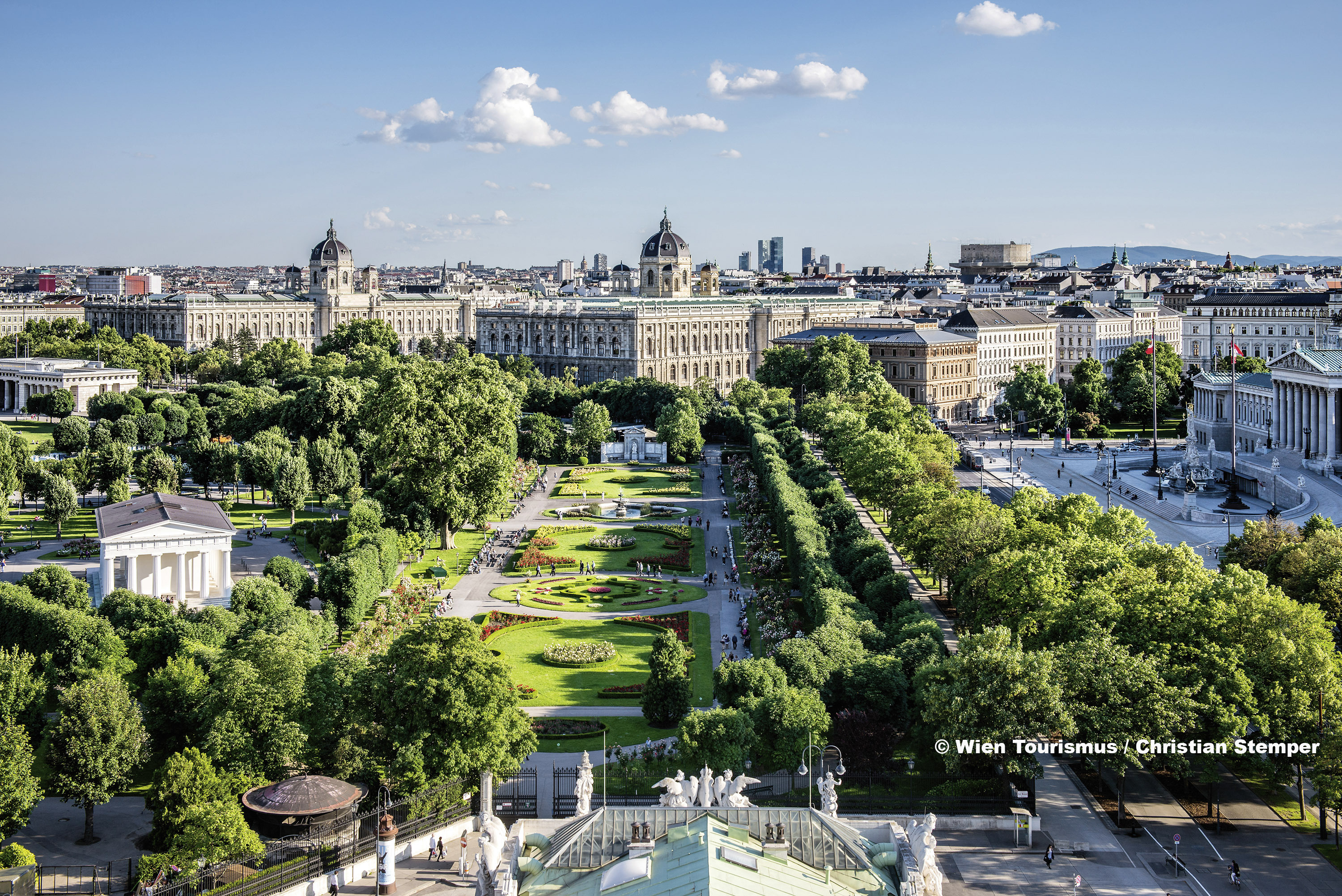 Blick auf den Volksgarten Museen und Parlament
