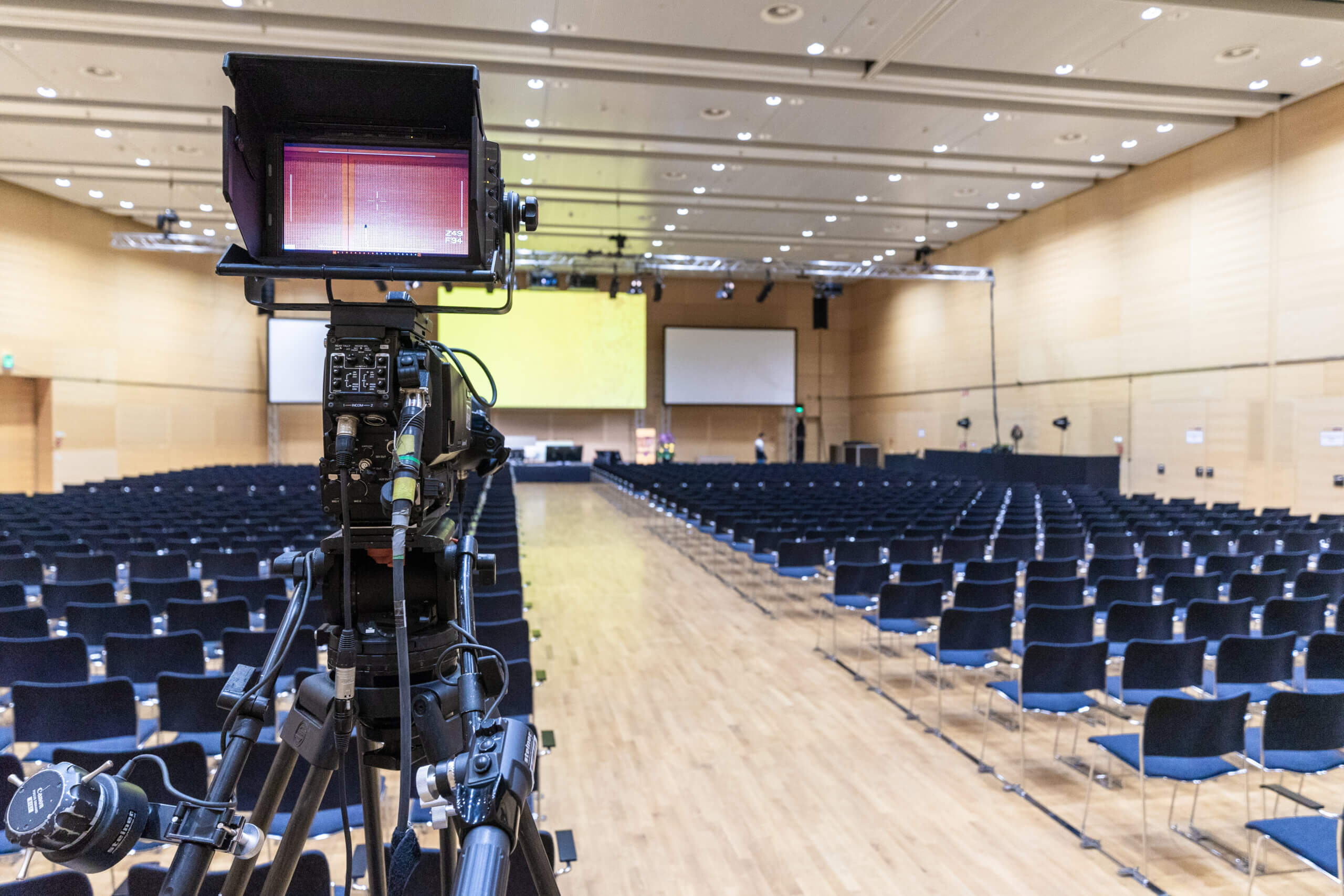 Saal Strauss Theaterbestuhlung