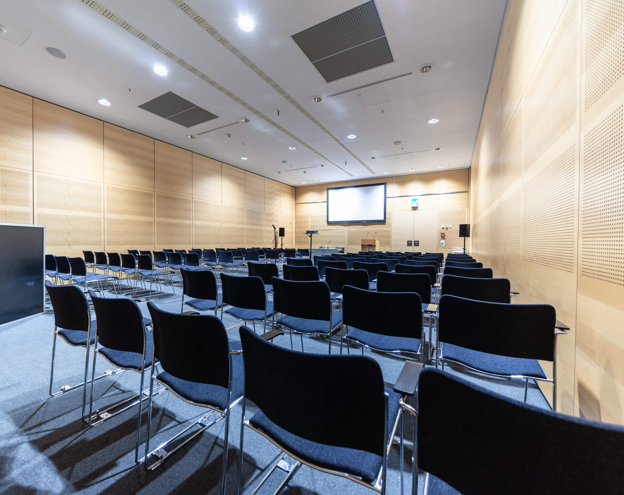 Saal Schubert Theaterbestuhlung